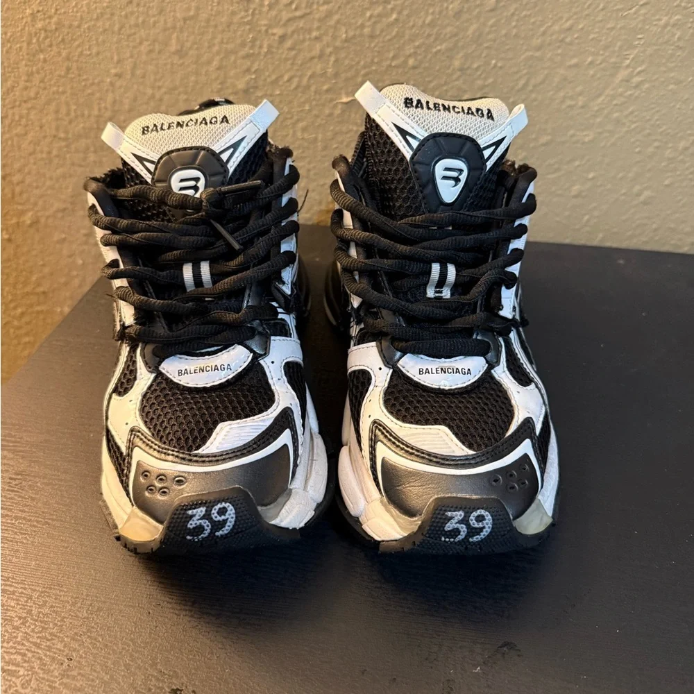 Louis Vuitton skates & balenciaga runners - Picture 5 of 9